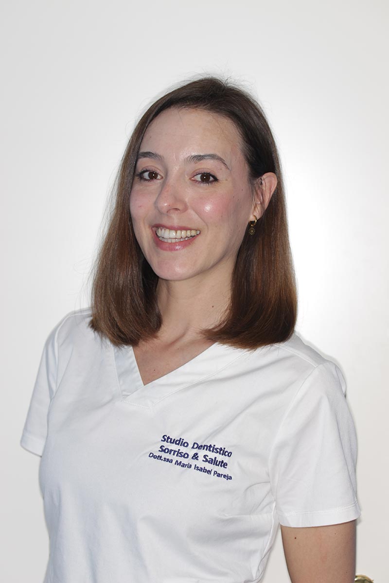 Dott.ssa Maria Isabel Pareja Carrillo     Odontoiatra, Direttore SanitarioSi occupa nella struttura di protesi e specializzata in Estetica Dentale